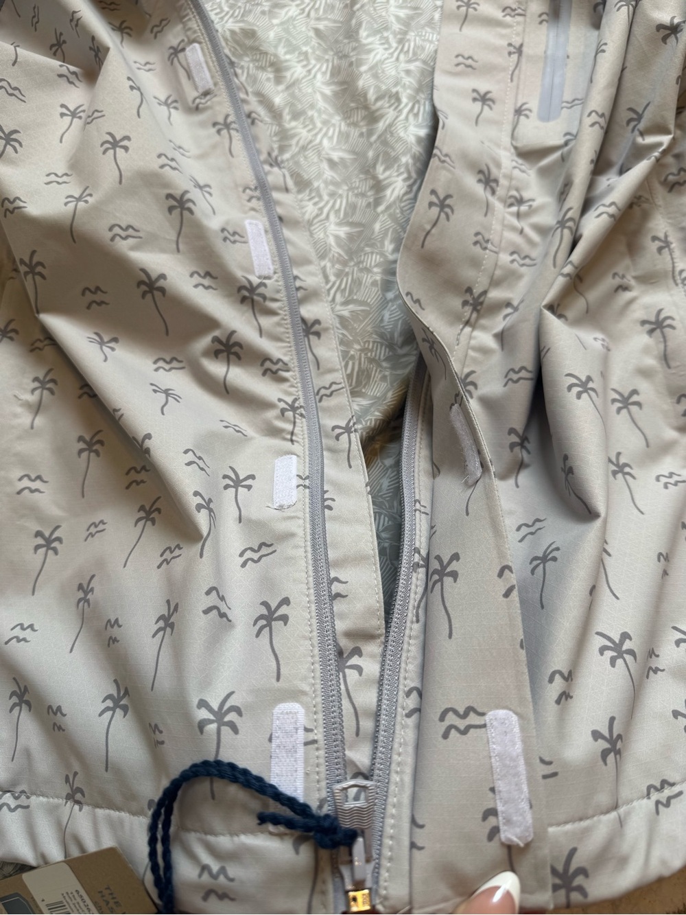 Chubbies palm tree print rain jacket Hooded Light Gray The Surf Signal Medium - Picture 11 of 12